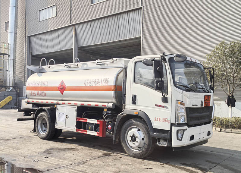 潤知星牌SCS5124GJYZZ6加油車公告圖片