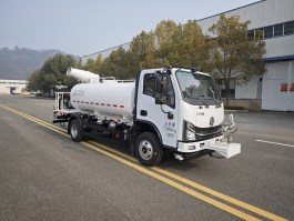 绿化喷洒车
