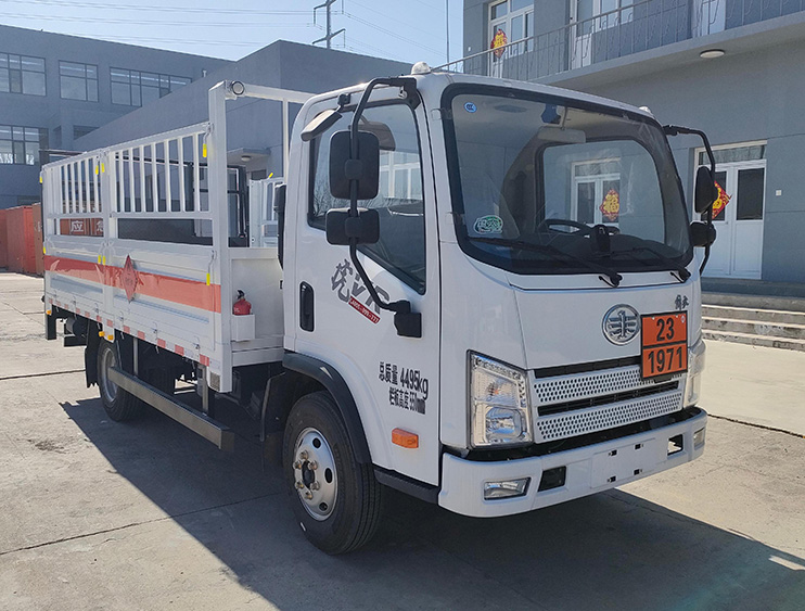 JLC5040TQPJA型氣瓶運(yùn)輸車(chē)圖片