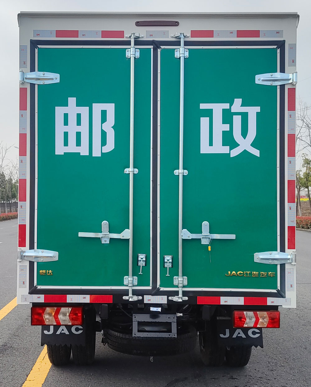 江淮牌HFC5036XYZPV3E8B3S郵政車(chē)公告圖片