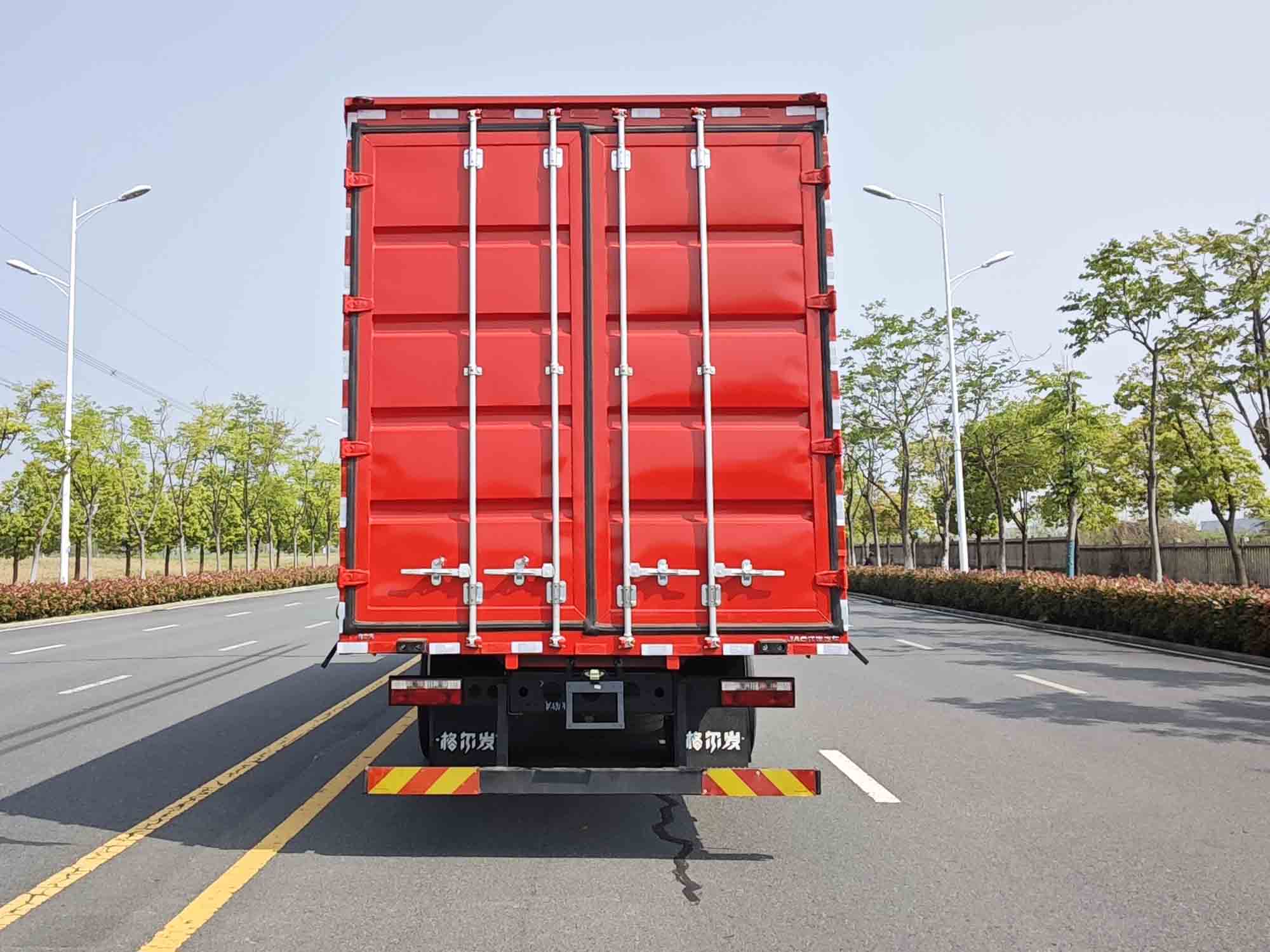 江淮牌HFC5181XXYP3K3A57LS廂式運(yùn)輸車公告圖片