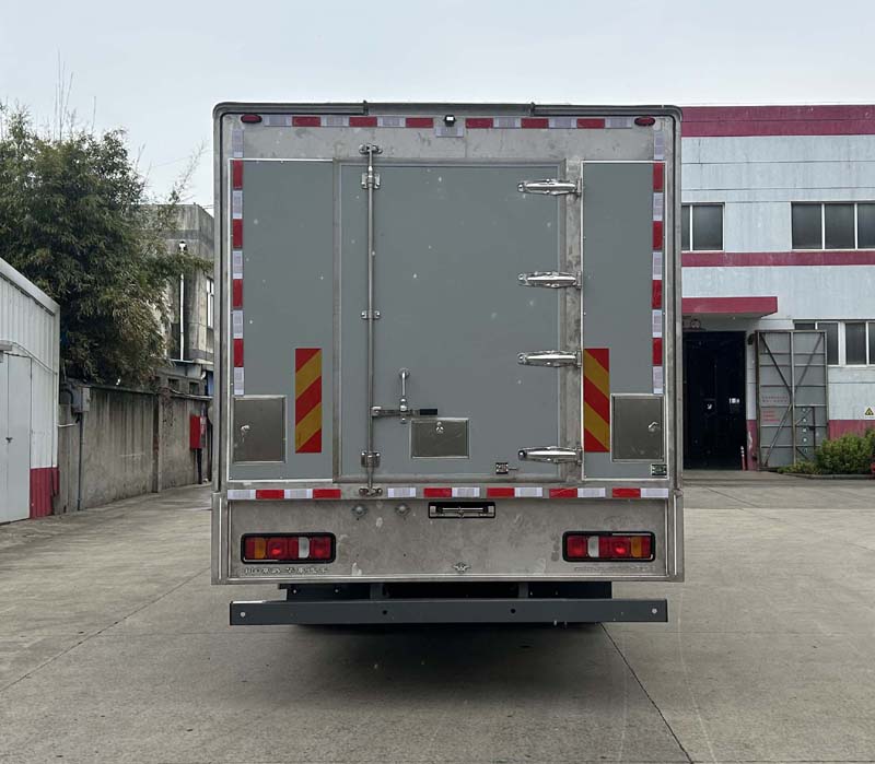 華東牌CSZ5260XYC-BLS6運(yùn)鈔車(chē)公告圖片