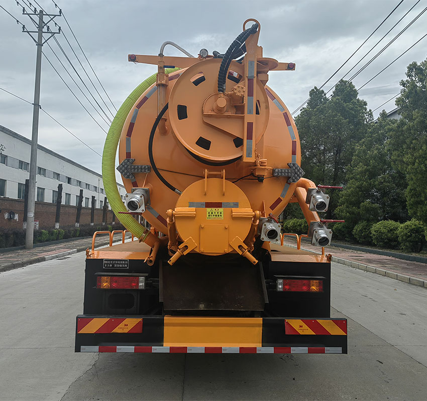 專(zhuān)力牌ZLC5180GQWSX6清洗吸污車(chē)公告圖片