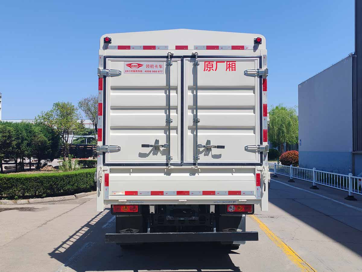 福田牌BJ5045CCY9JB6-32倉(cāng)柵式運(yùn)輸車公告圖片