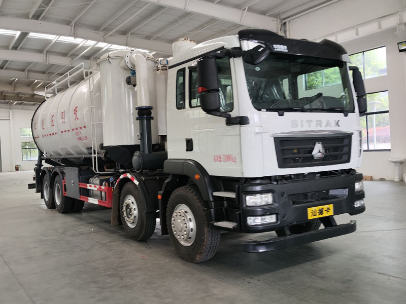 程力威牌CLW5310GXYAGQ吸引壓送車