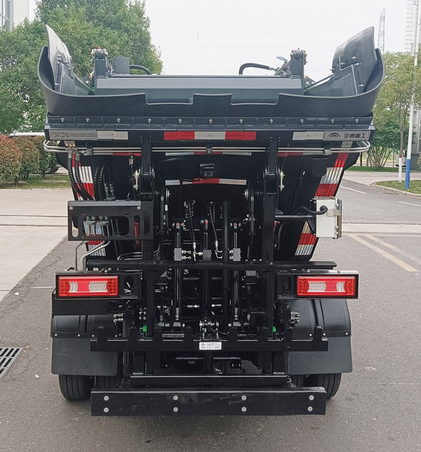 宇通牌YTZ5047ZZZD1BEV純電動自裝卸式垃圾車公告圖片