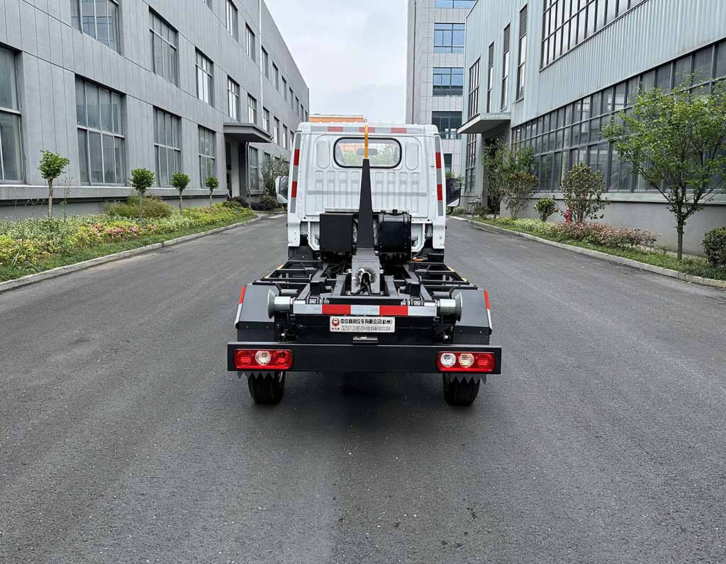 中汽牌ZQZ5031ZXXBEVSH純電動(dòng)車(chē)廂可卸式垃圾車(chē)公告圖片