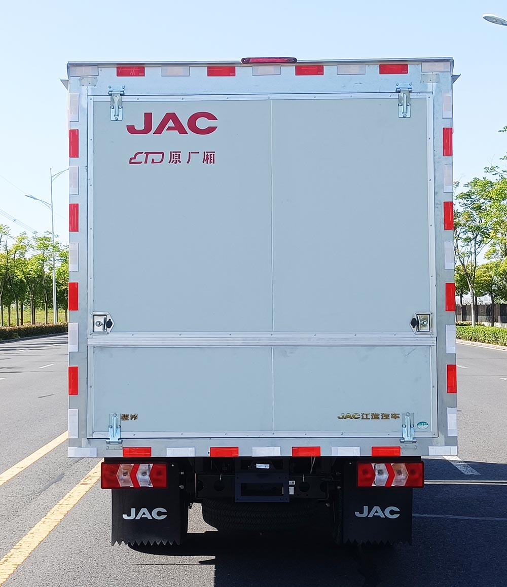 江淮牌HFC5031XYKP33E1C7S翼開(kāi)啟廂式車(chē)公告圖片