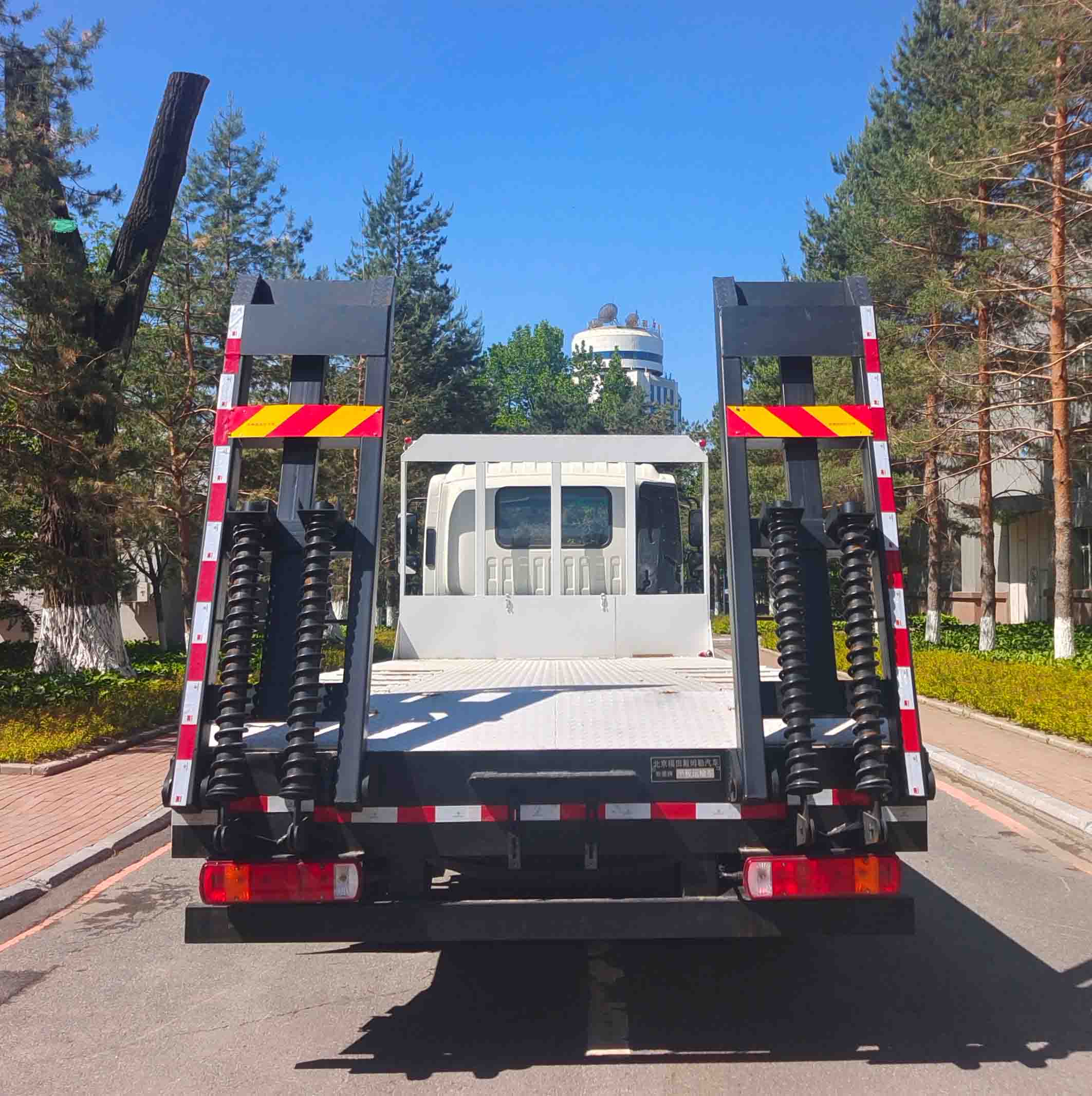 歐曼牌BJ5181TPBY6AKS-02平板運(yùn)輸車(chē)公告圖片