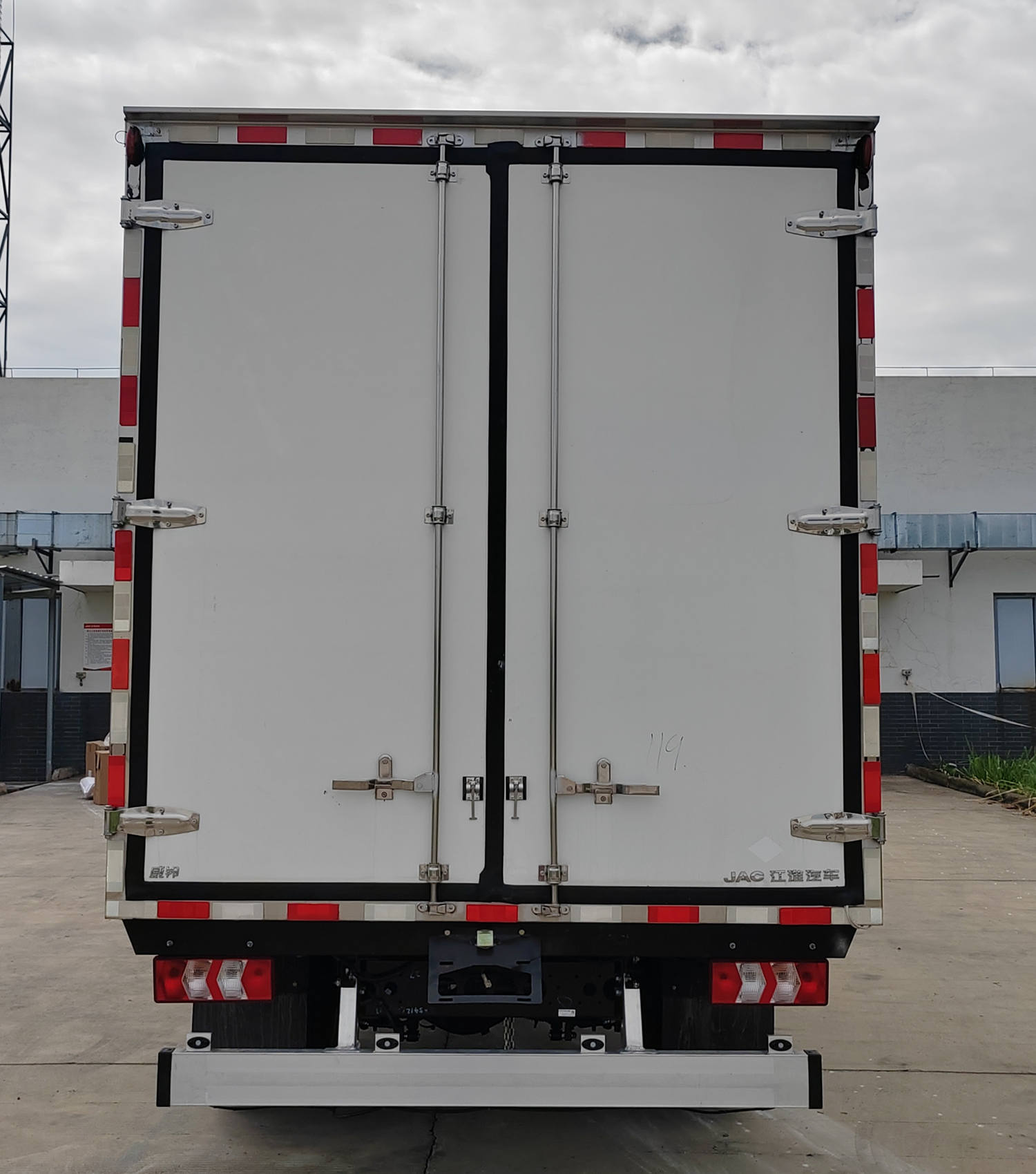 江淮牌HFC5043XLCEV4N純電動冷藏車公告圖片