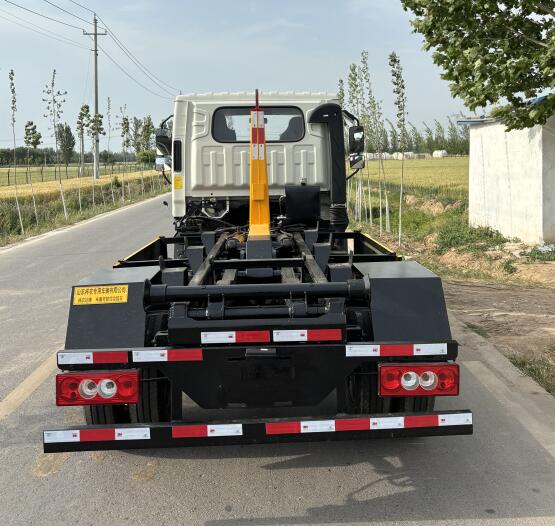 祥農(nóng)達(dá)牌SGW5070ZXXBJ6車廂可卸式垃圾車公告圖片