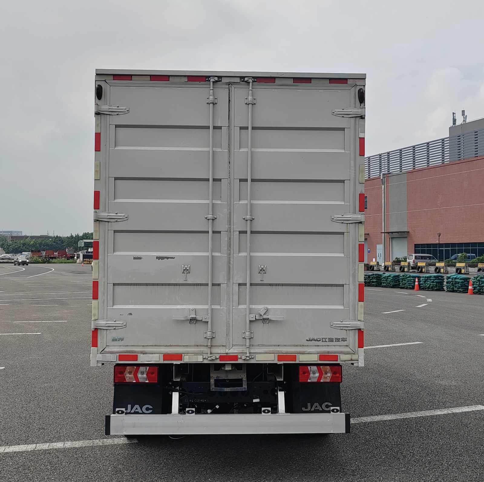 江淮牌HFC5043XXYEV4N純電動廂式運輸車公告圖片