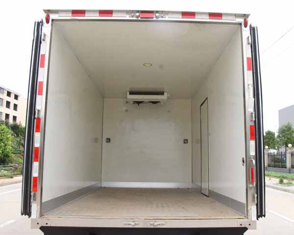 縱昂牌CLT5047XLCBJ6冷藏車公告圖片