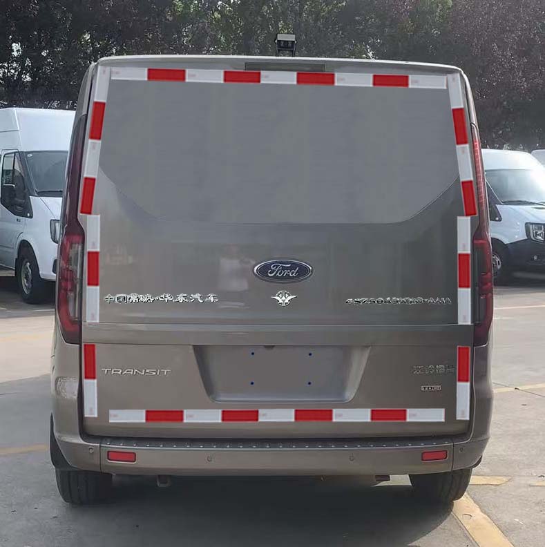 華東牌CSZ5049XYC-AMA運(yùn)鈔車公告圖片