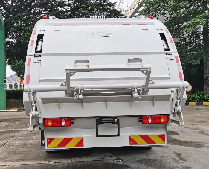 廣環(huán)牌GH5185ZYSDFH6壓縮式垃圾車公告圖片