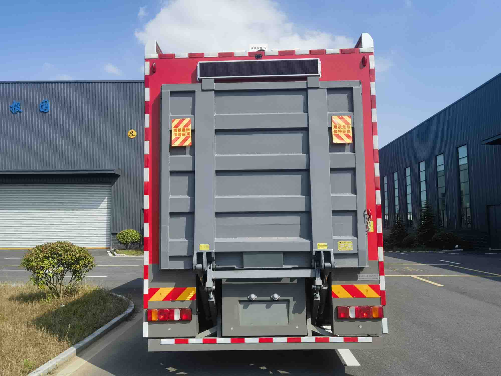 蘇立達(dá)牌NJS5161TPS大流量排水搶險(xiǎn)車公告圖片