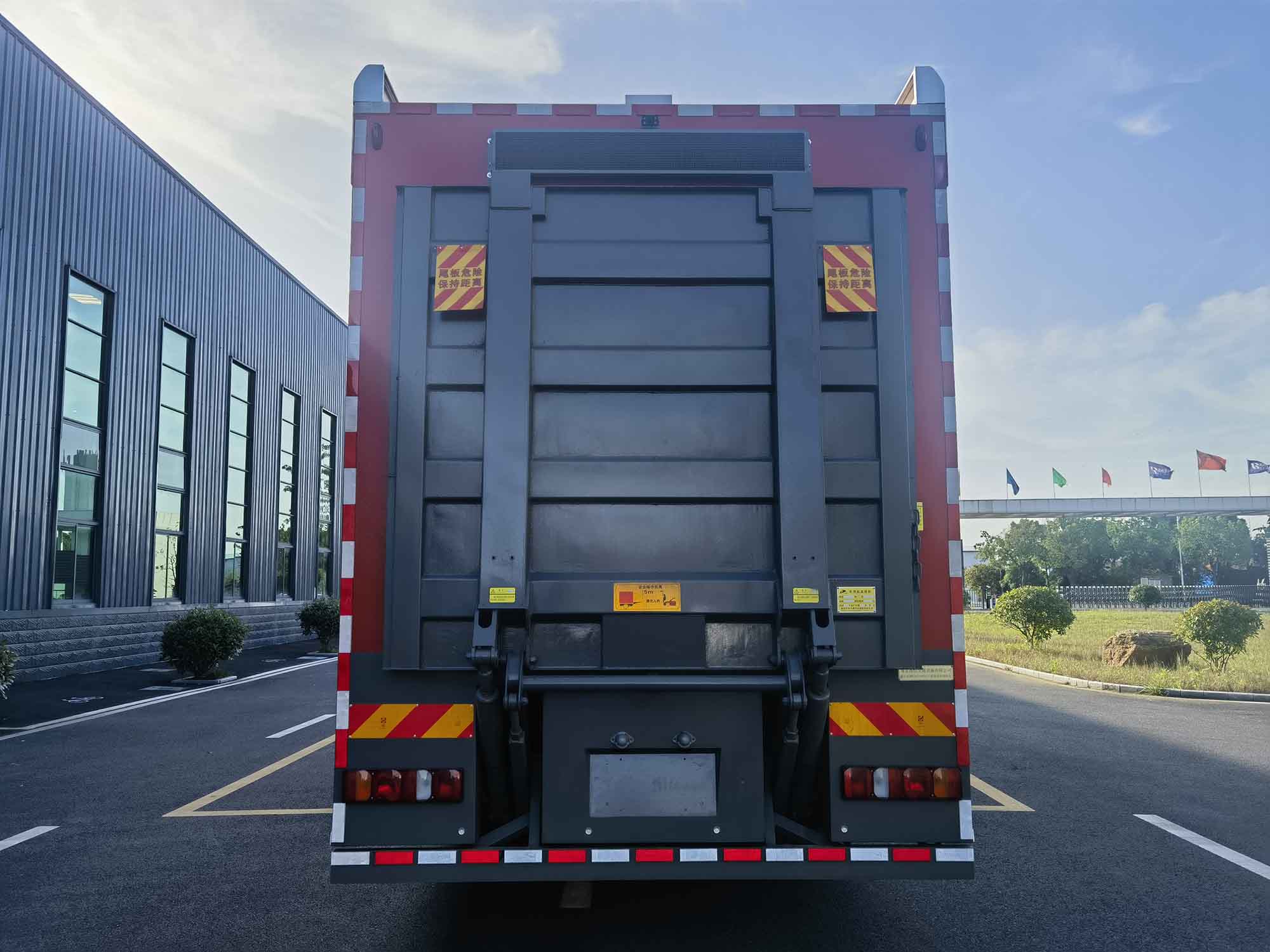 蘇立達(dá)牌NJS5180TPS大流量排水搶險(xiǎn)車公告圖片