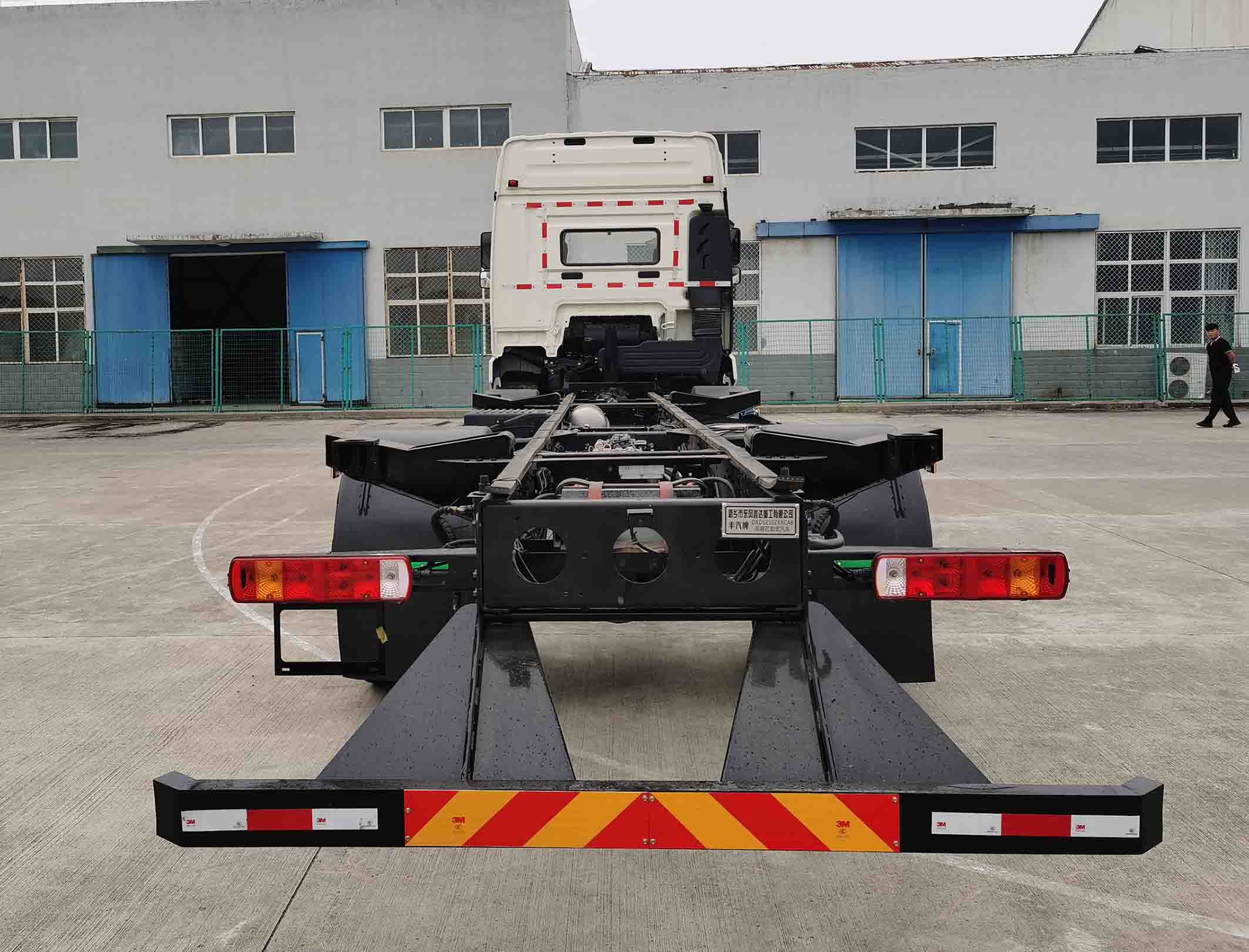 豐汽牌DXD5250ZKXCA6車廂可卸式汽車公告圖片