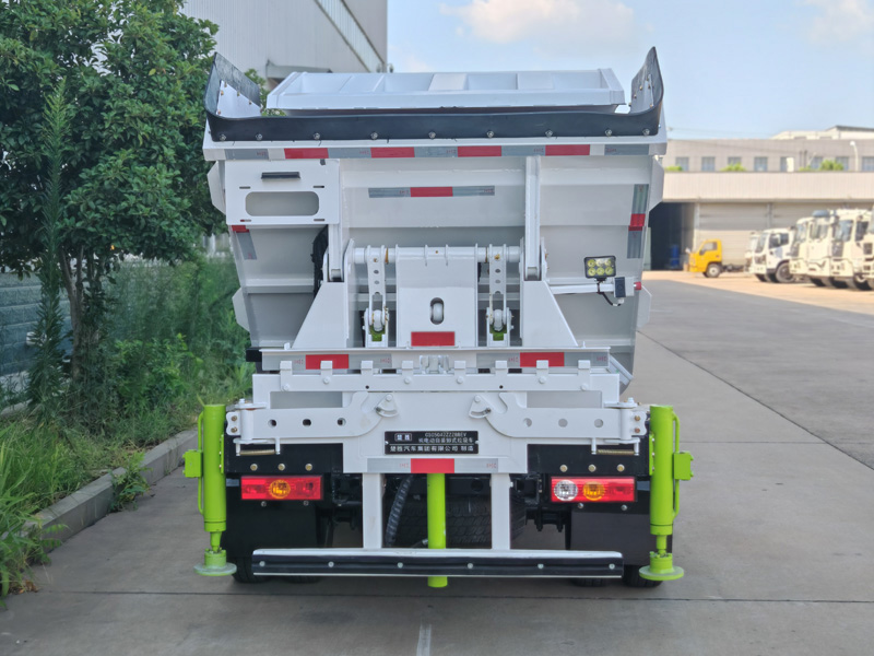 楚勝牌CSC5042ZZZBBEV純電動(dòng)自裝卸式垃圾車公告圖片