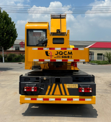 魯濟家慶牌LFV5041JQZCA6汽車起重機公告圖片