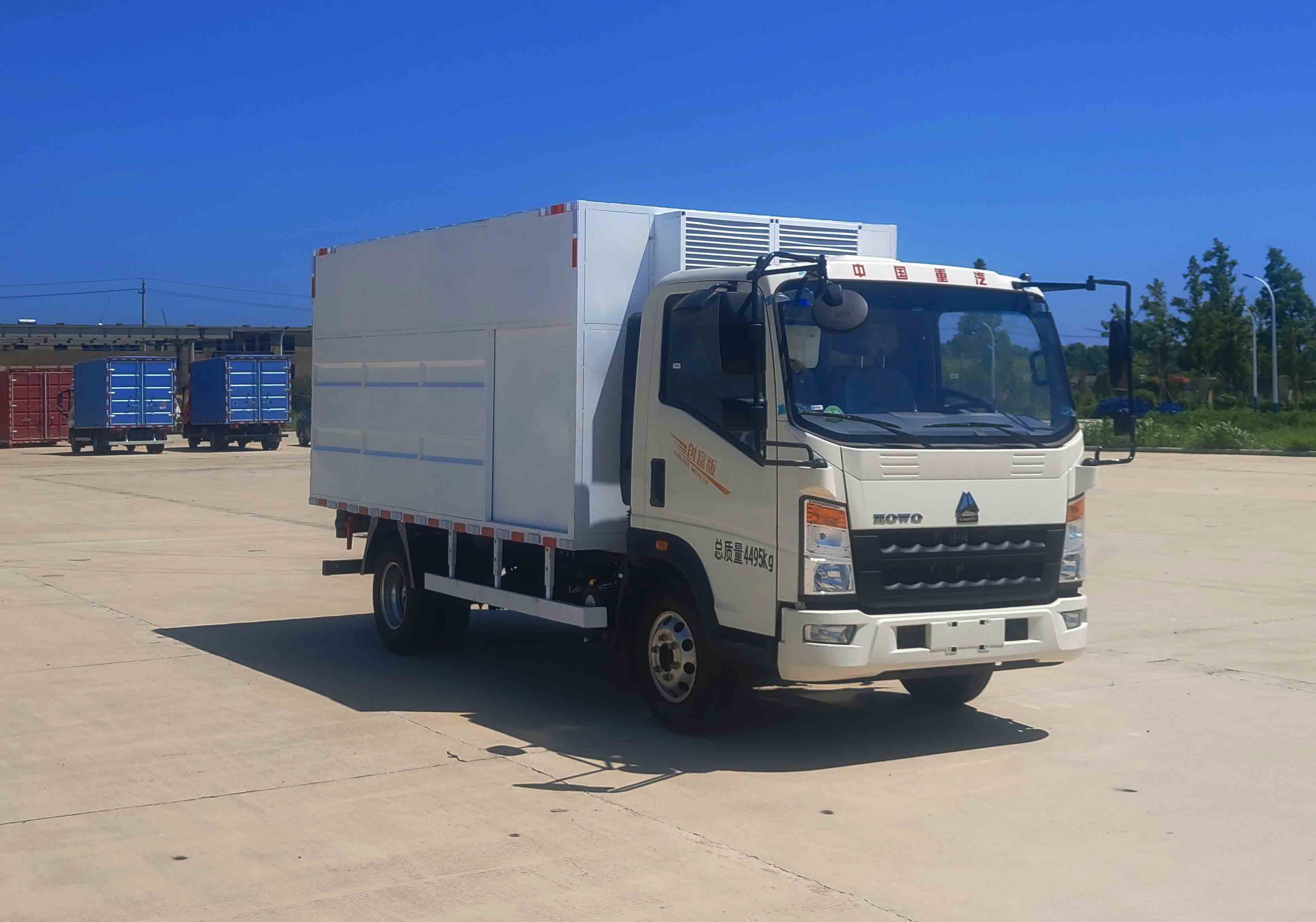 豪沃牌ZZ5047XCQF3314F145雛禽運輸車公告圖片