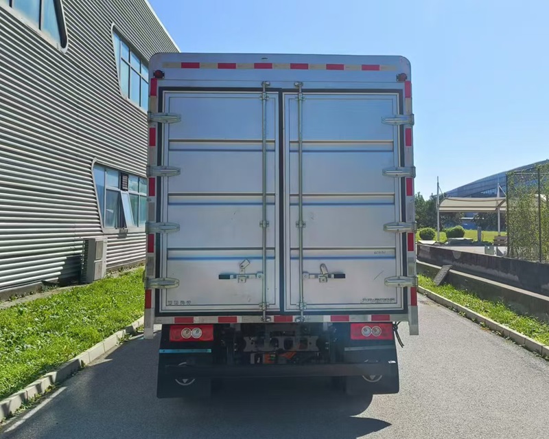 福田牌BJ5048CCYEV141純電動(dòng)倉(cāng)柵式運(yùn)輸車(chē)公告圖片