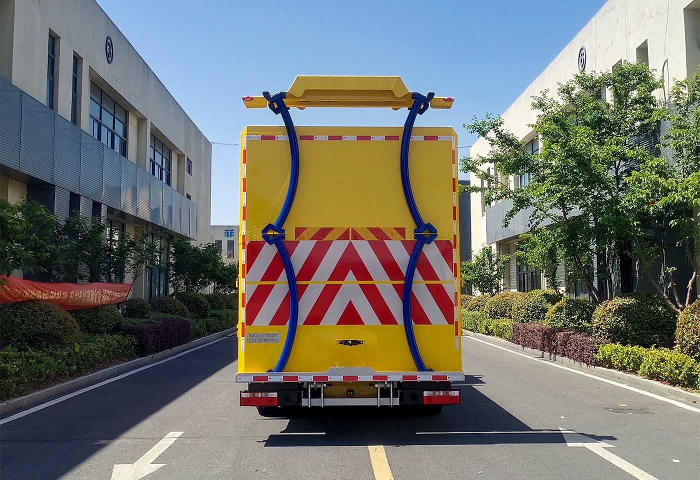 靖馬牌JMA5121TFZ防撞緩沖車公告圖片