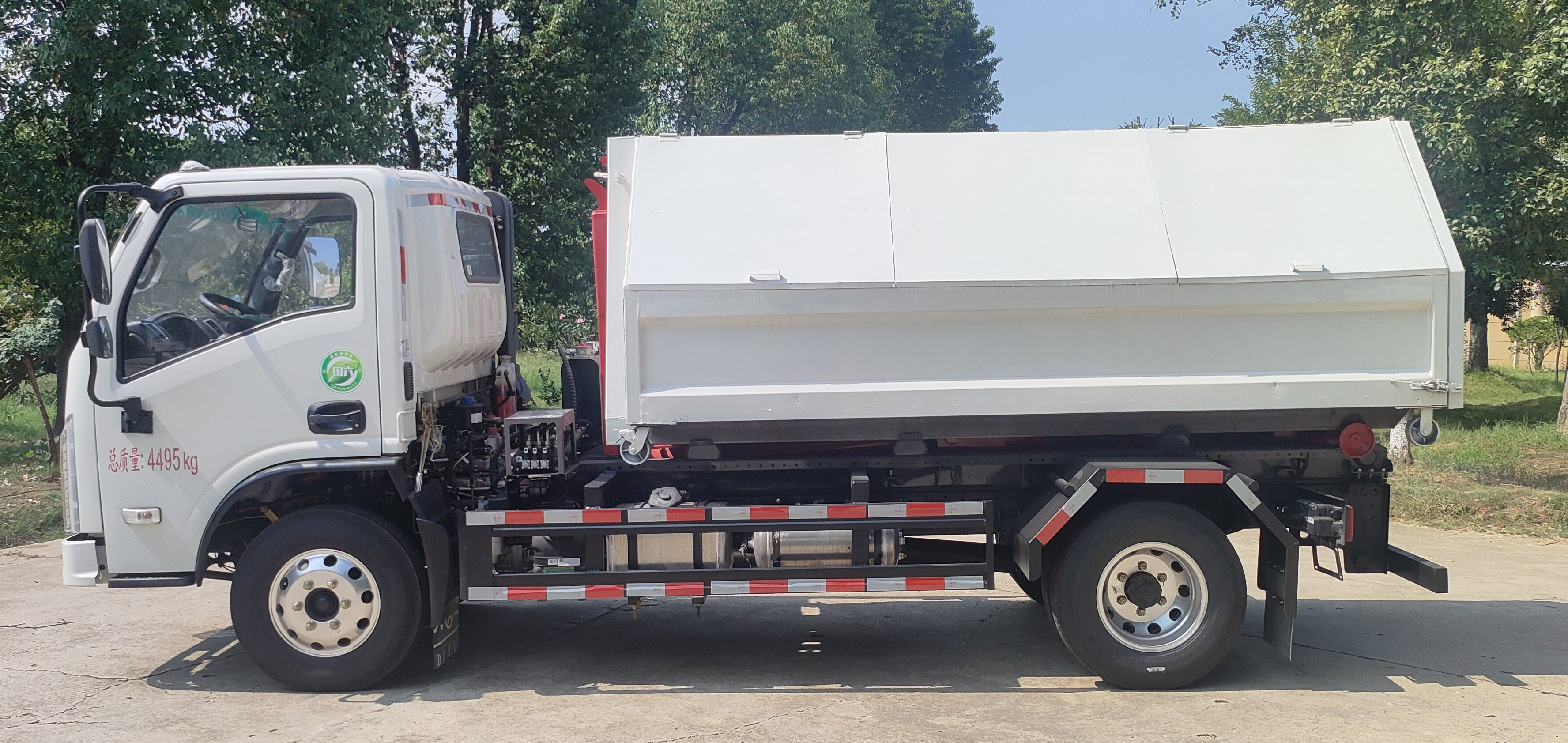 大運牌DYQ5042ZXXD6AB車廂可卸式垃圾車公告圖片