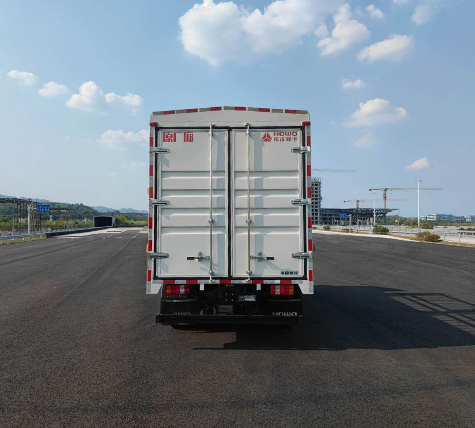 豪沃牌ZZ5047CCYH3414Z145BEVA0純電動倉柵式運(yùn)輸車公告圖片