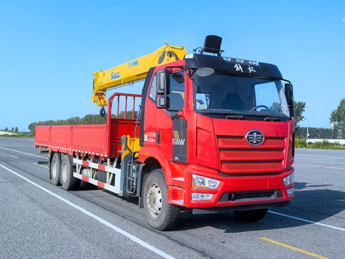 解放牌CA5252JSQP62K1L5T1E6隨車起重運輸車公告圖片