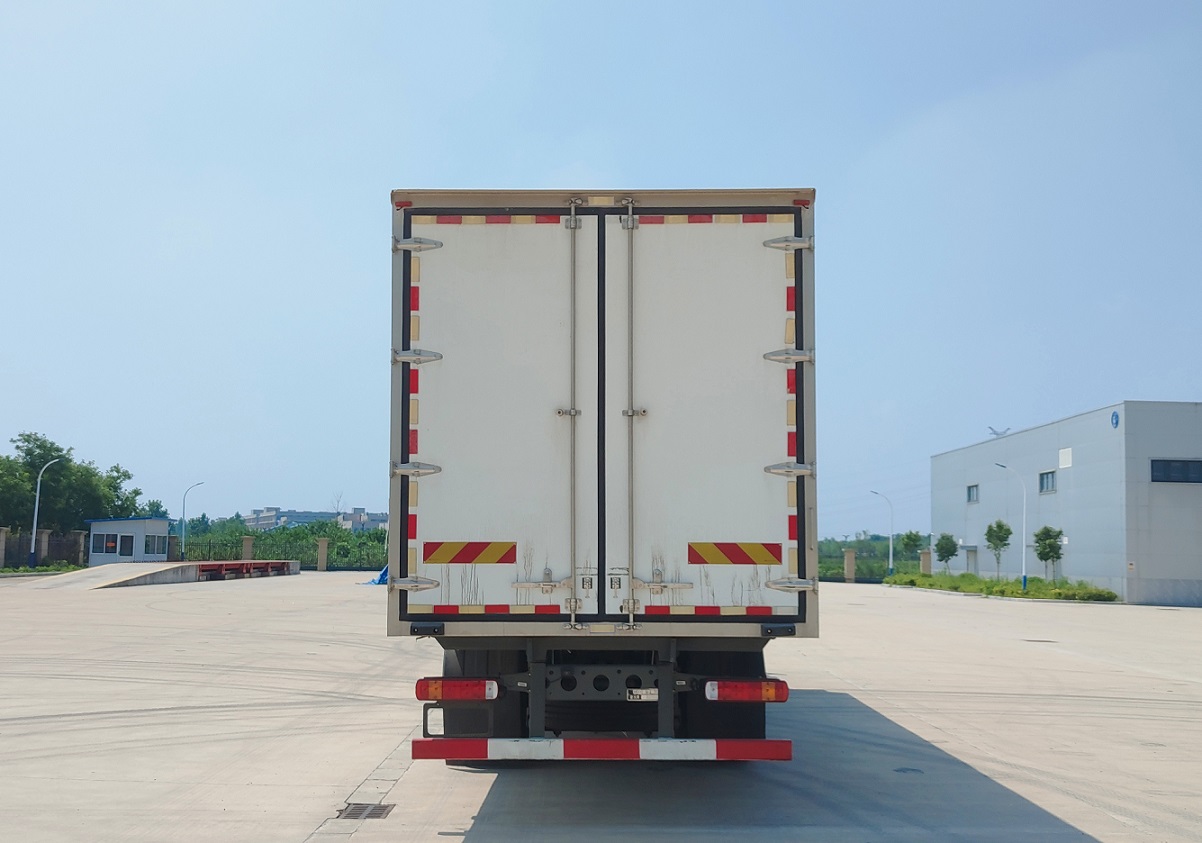 豪沃牌ZZ5267XLCN56CGF1K冷藏車公告圖片