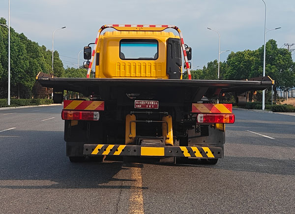 布隆牌LLL5182TQZB6清障車公告圖片