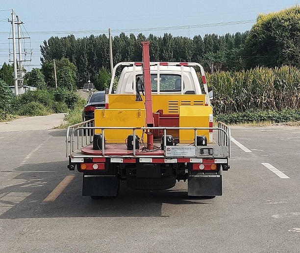 暢通路牌NXZ5031TYH-KM綠化綜合養(yǎng)護(hù)車公告圖片