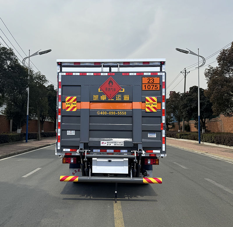 楚飛牌CLQ5127XRQ6ZZ易燃?xì)怏w廂式運(yùn)輸車公告圖片