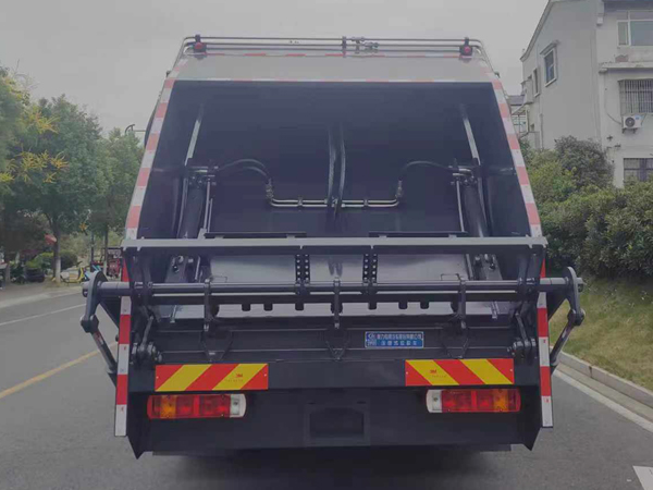 程力威牌CLW5182ZYSAHJ壓縮式垃圾車公告圖片