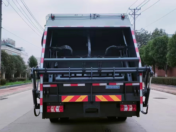程力威牌CLW5183ZYSAHJ壓縮式垃圾車公告圖片