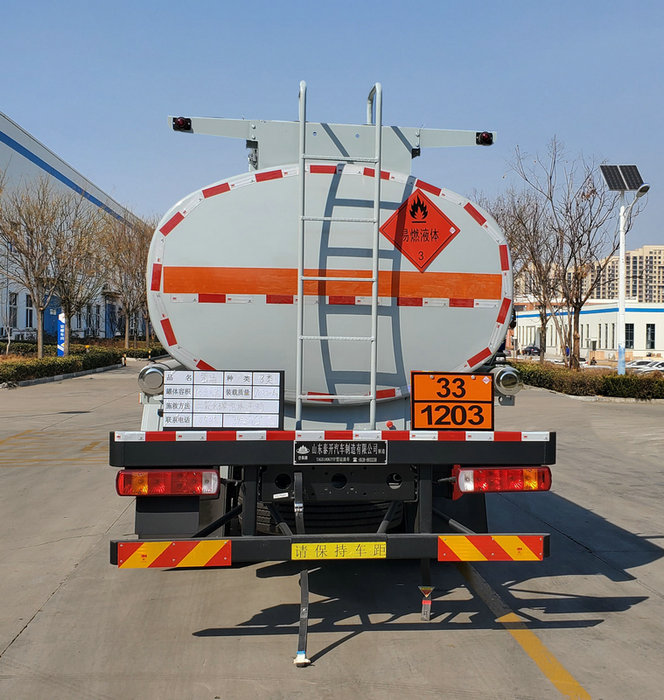 岱陽牌TAG5180GYYF運(yùn)油車公告圖片