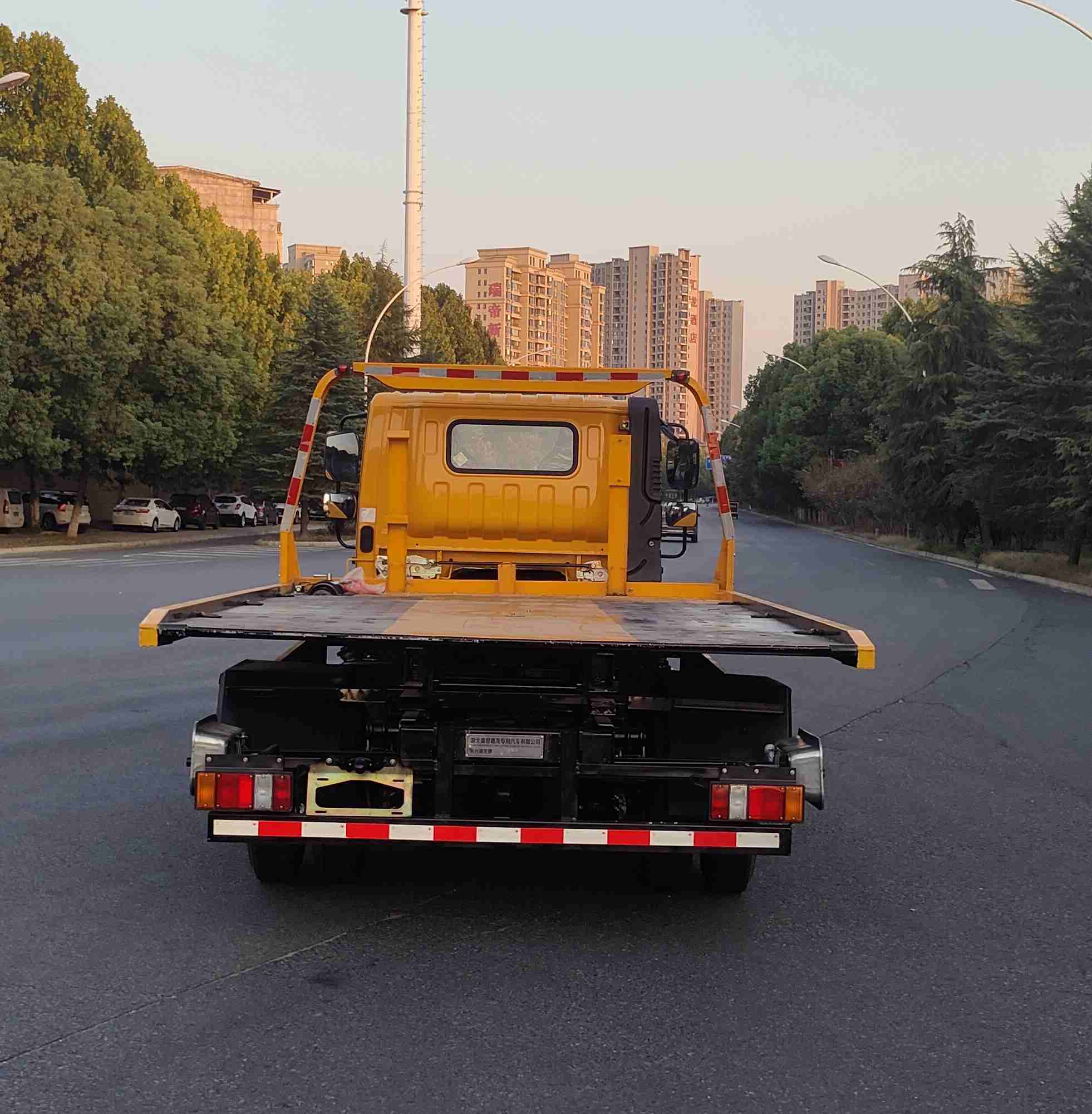 長興德龍牌ZZZ5040TQZL6清障車公告圖片