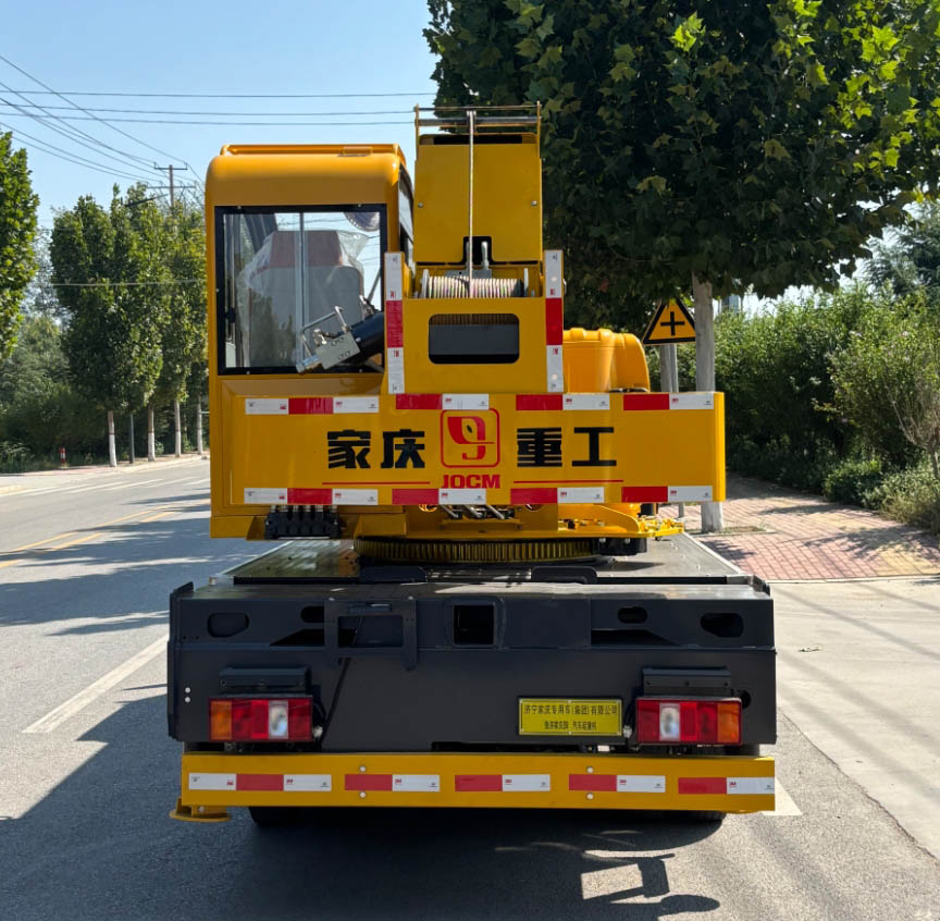 魯濟(jì)家慶牌LFV5040JQZZZ6汽車起重機(jī)公告圖片