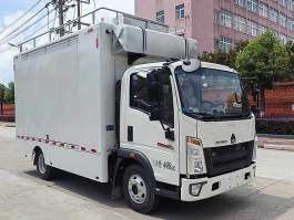 程力威牌CLW5041XCCBXZ餐车