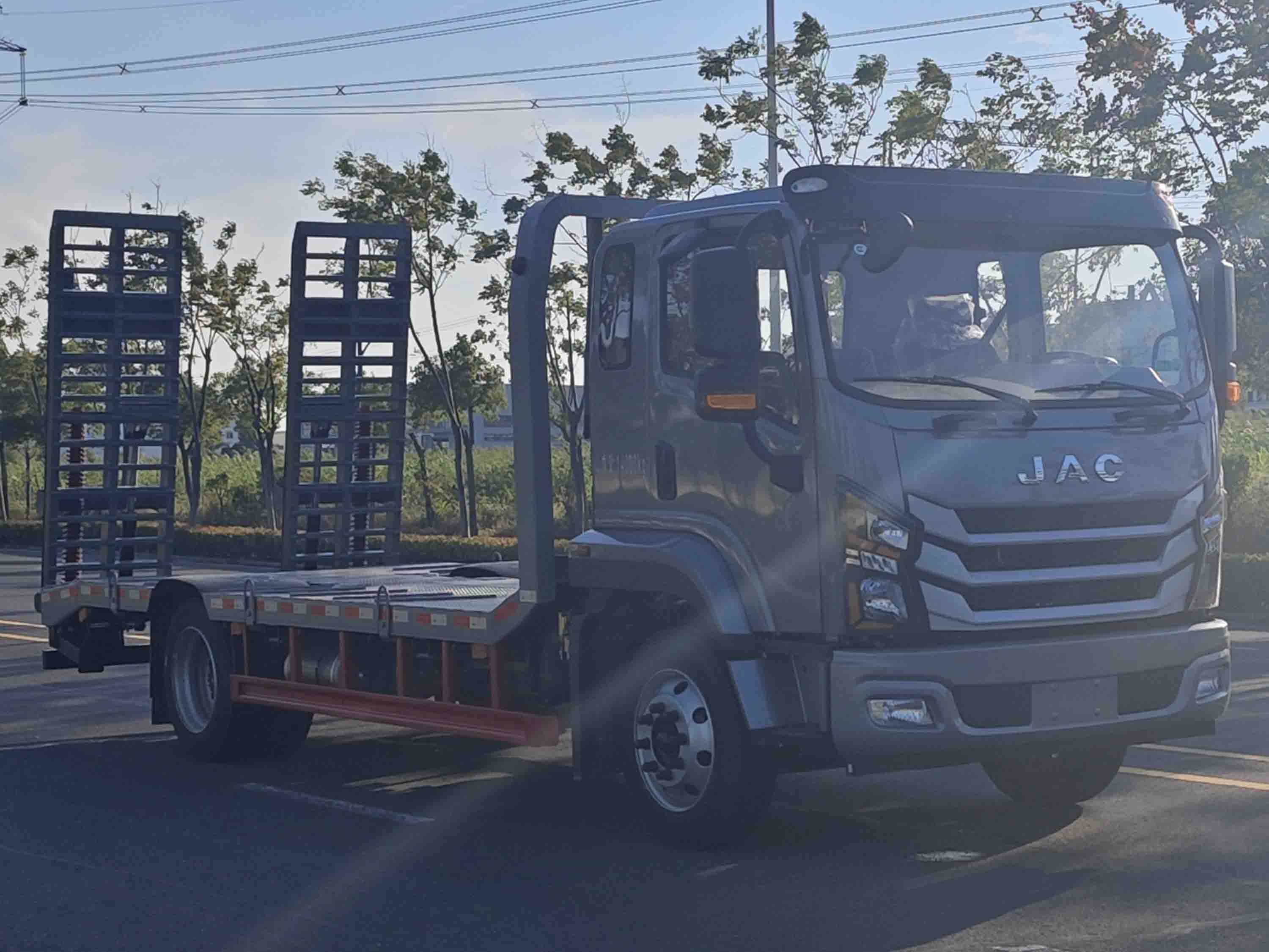 江淮牌HFC5141TPBP3K1A47S平板運(yùn)輸車