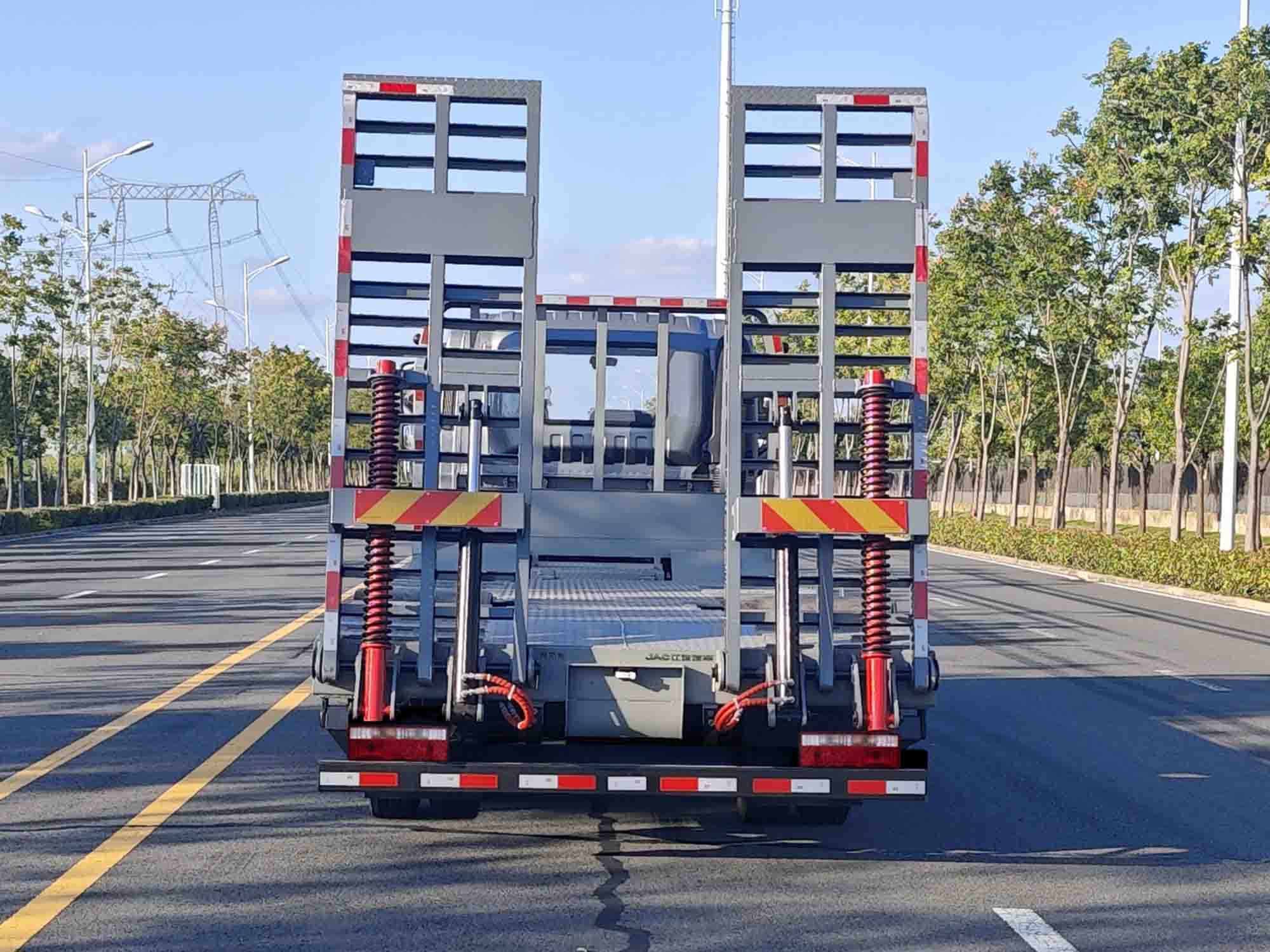 江淮牌HFC5141TPBP3K1A47S平板運(yùn)輸車公告圖片