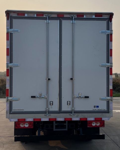 福田牌BJ5044XLCEV7純電動(dòng)冷藏車公告圖片