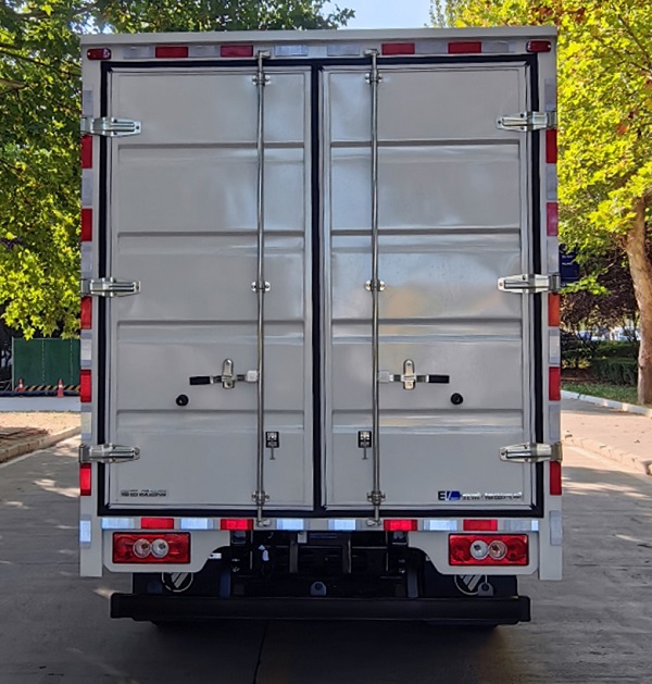 福田牌BJ5045XXYEV1U純電動(dòng)廂式運(yùn)輸車公告圖片