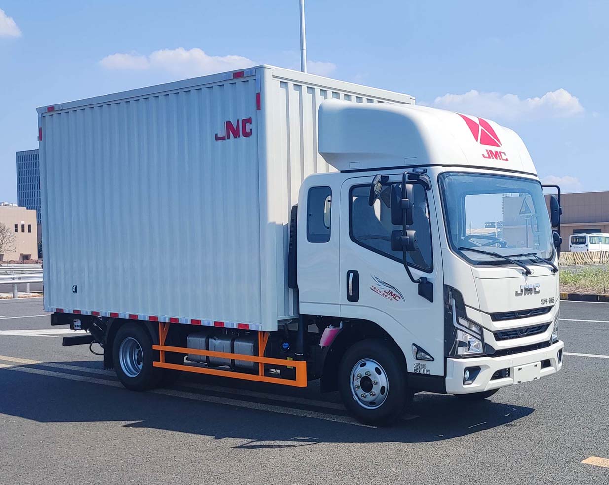 江鈴牌JX5040XXYTGC26廂式運輸車公告圖片