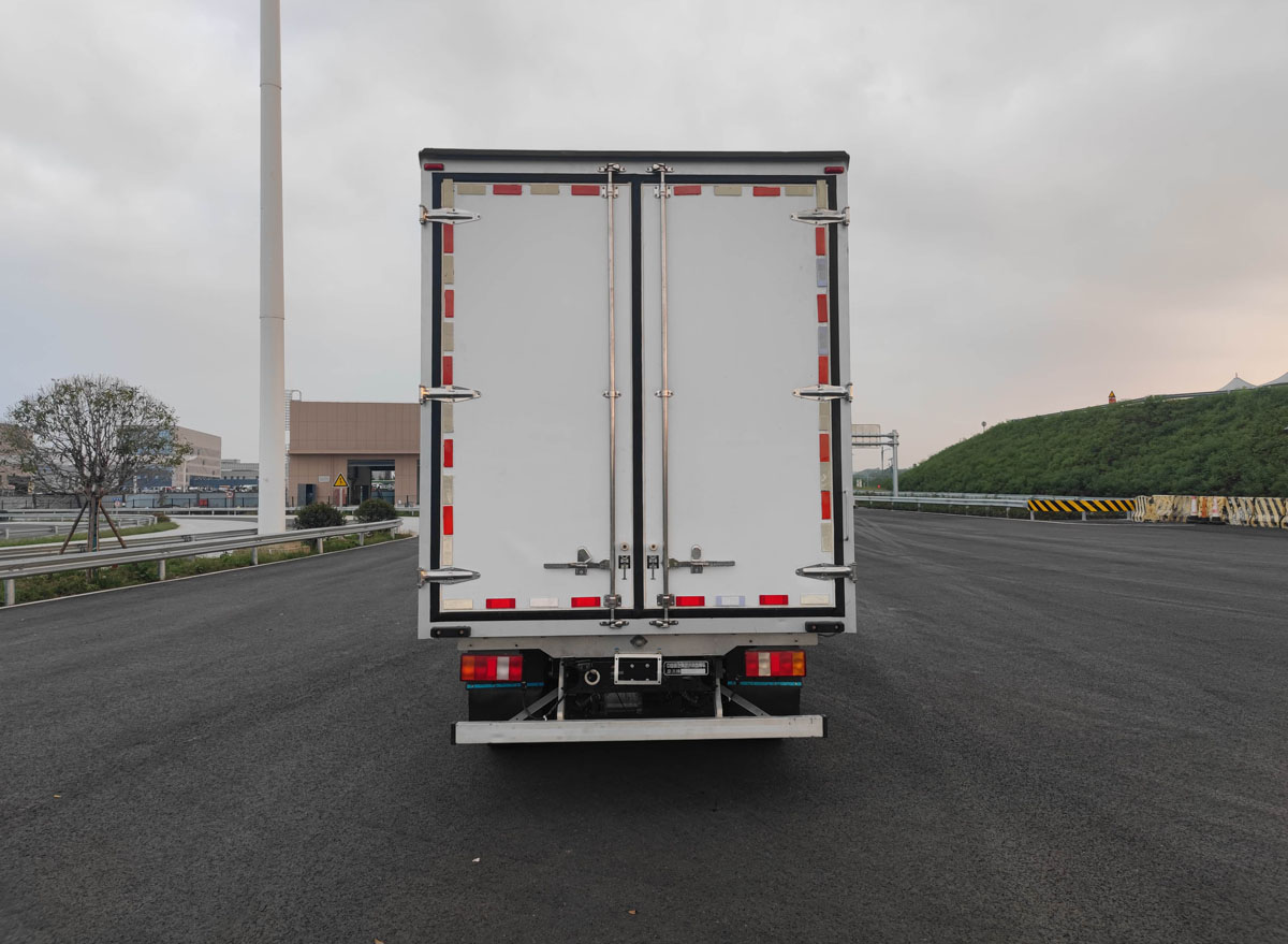 豪沃牌ZZ5047XLCH3414Z145BEVA0純電動(dòng)冷藏車(chē)公告圖片