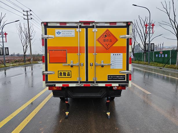 凱樂泰牌JYA5030XQY-JX1爆破器材運輸車公告圖片