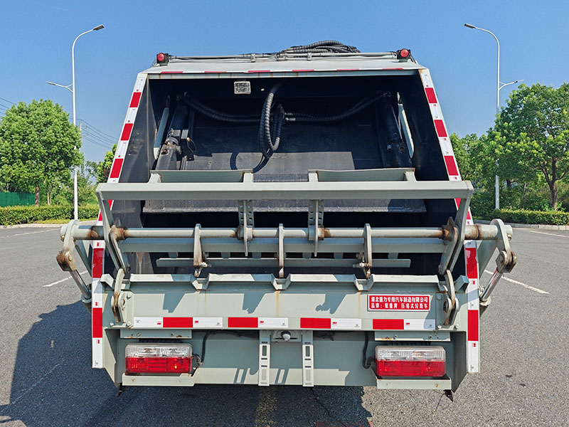 聚重牌SLF5125ZYSE6壓縮式垃圾車公告圖片