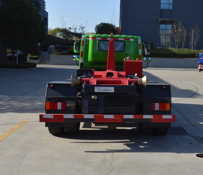 勤宏牌SQH5121ZXXBEVJL純電動車廂可卸式垃圾車公告圖片