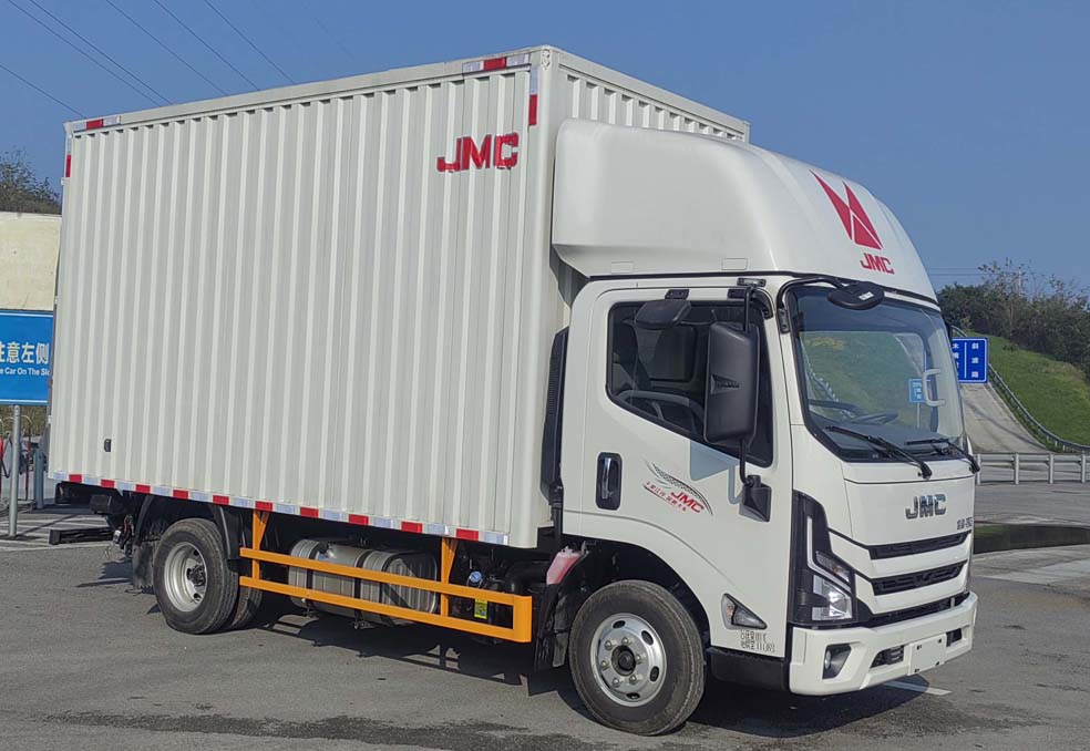 江鈴牌JX5044XXYTGD26廂式運(yùn)輸車公告圖片